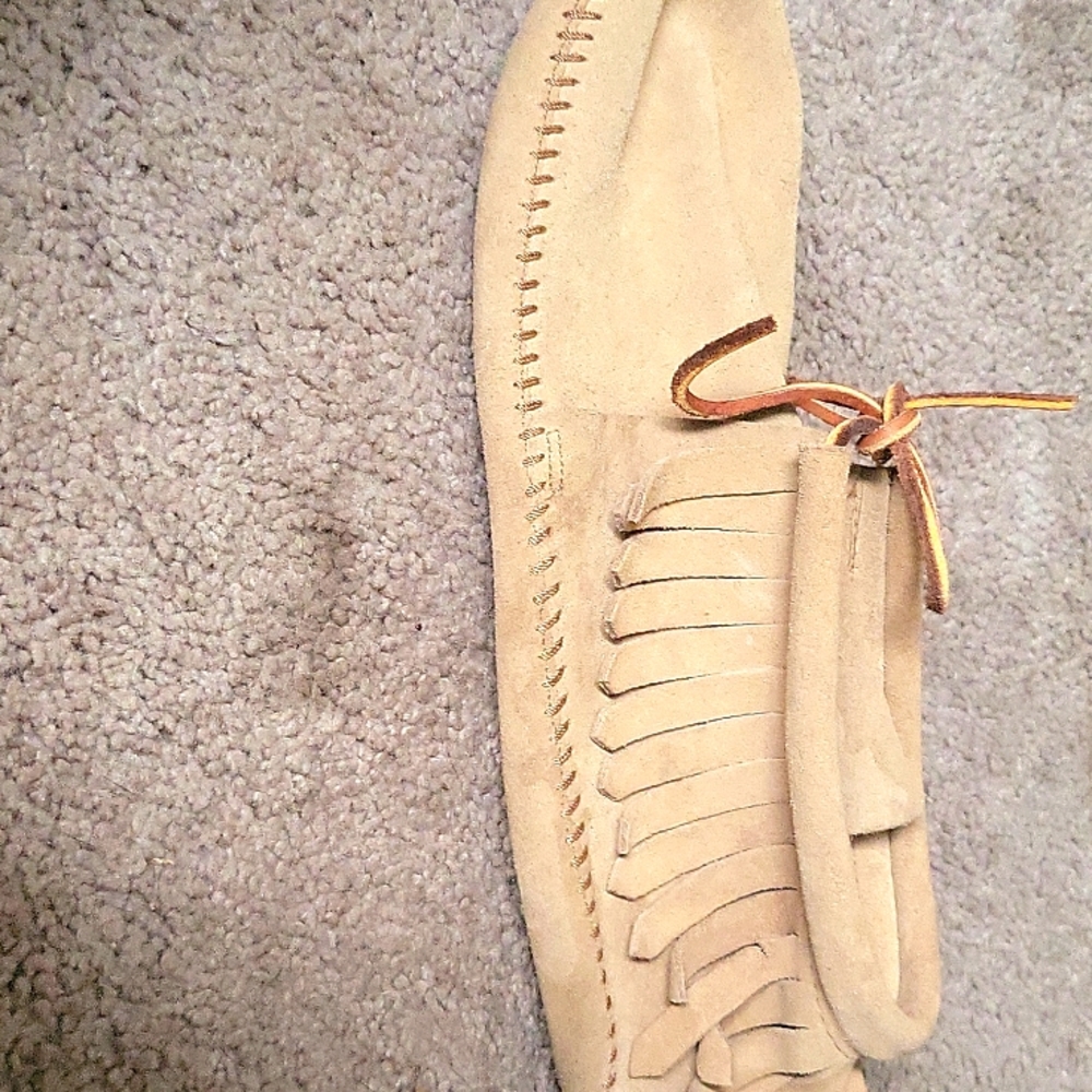Size 8 Minnetonka Moccasins